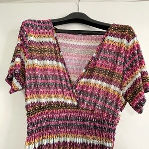 Maxi dress, V neck elastic waist. 55” shoulder to bottom hem. Size L